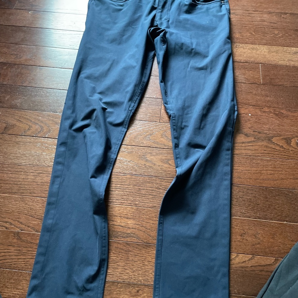 lululemon athletica Men's ABC Pants - True Navy - Picture 7 of 9
